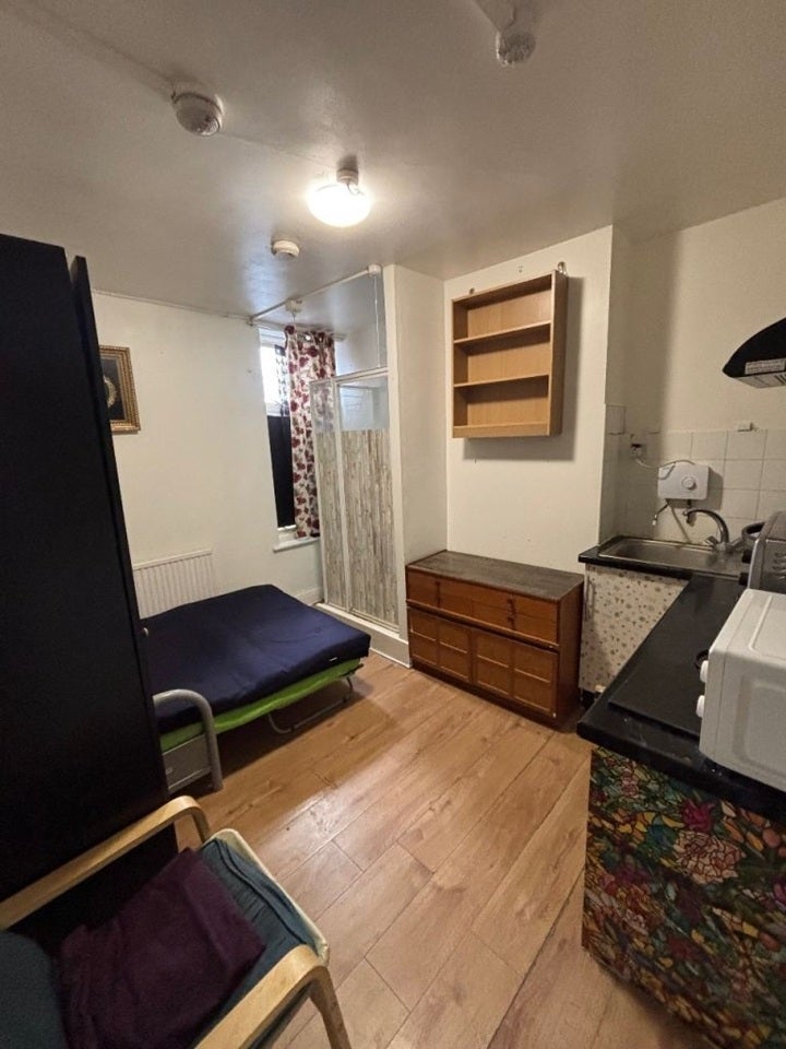 Room High Street in Greater London