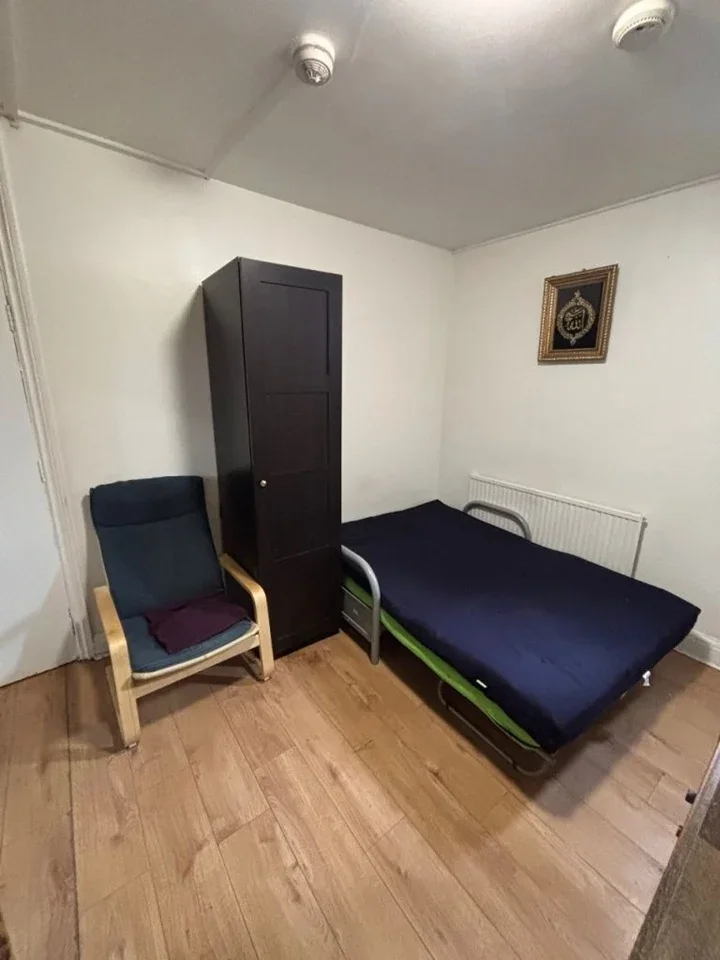 Room High Street in Greater London