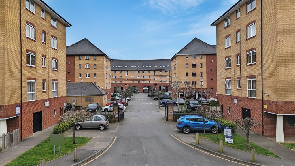 Flat Scotney Gardens in Maidstone