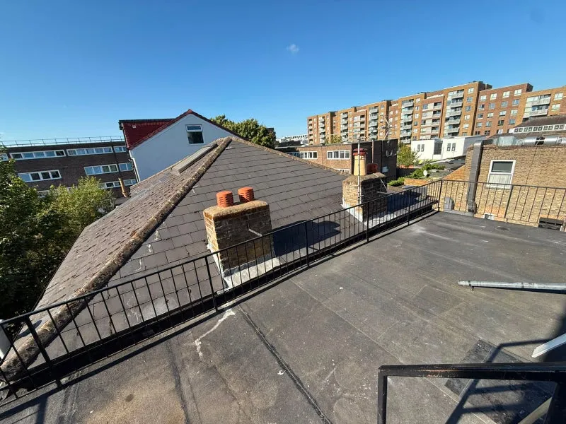 Flat High Street in Greater London