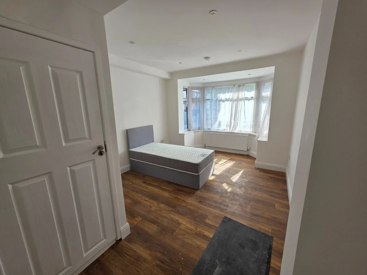 Room Bideford Avenue in Greater London