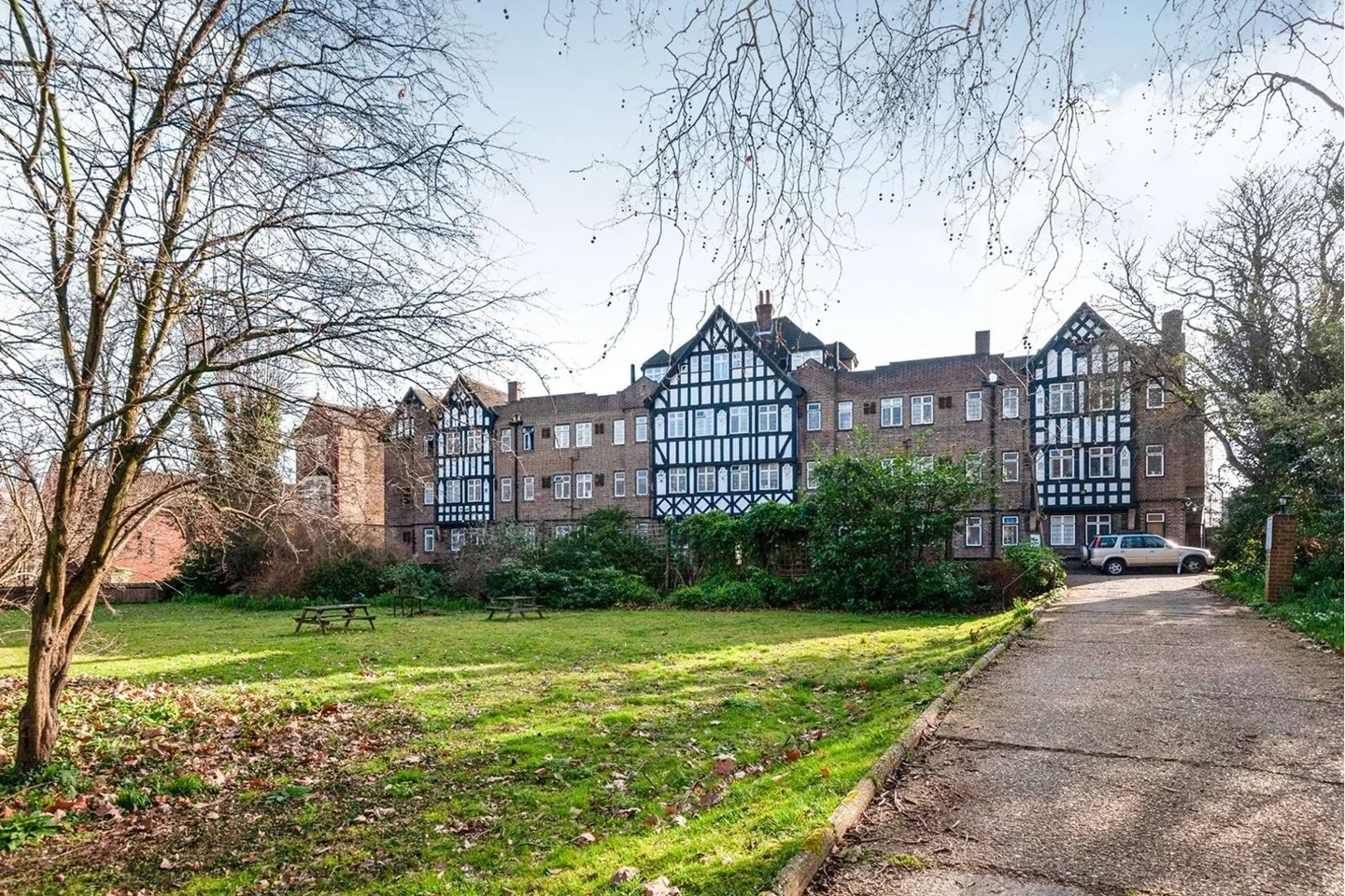 Flat Tudor Close in Greater London