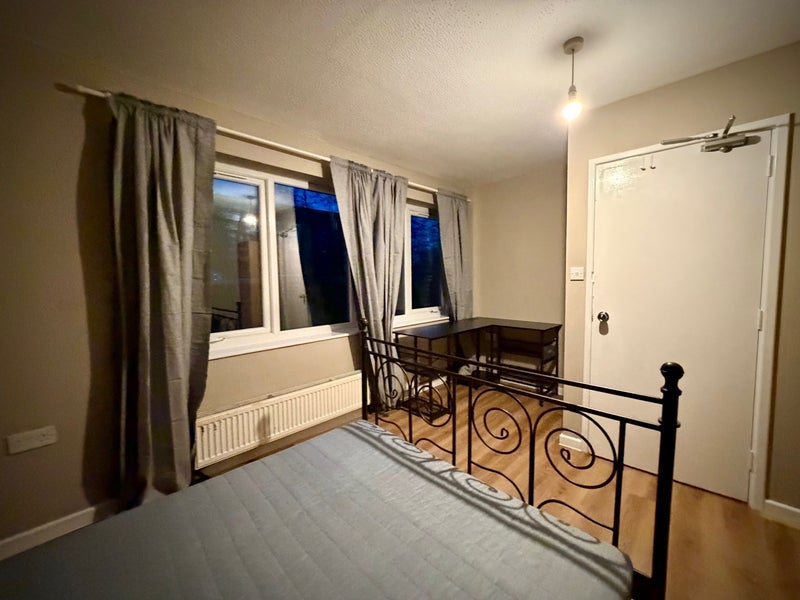 Room Lorne Walk in Nottingham