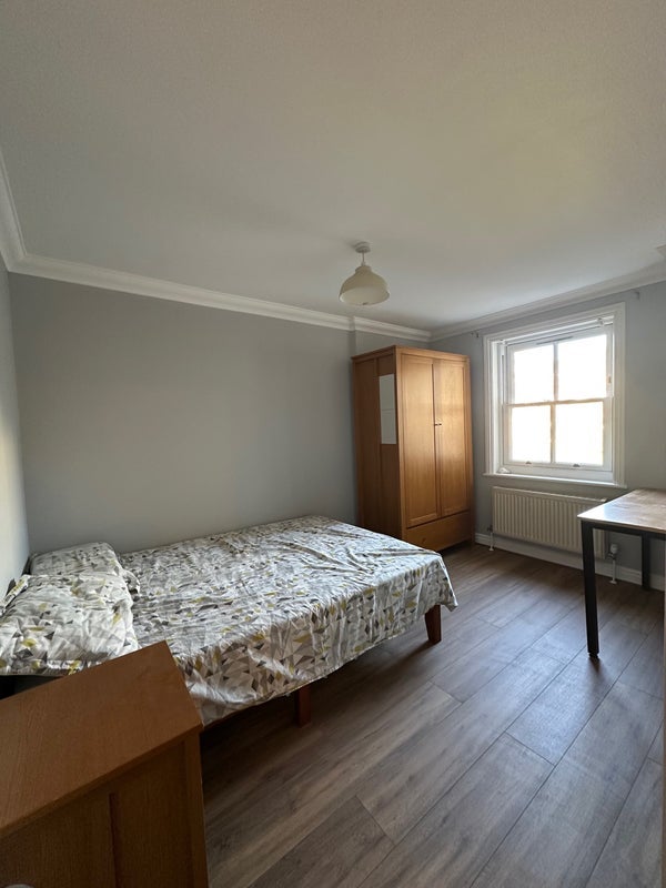 Flat Brockham Street in Greater London