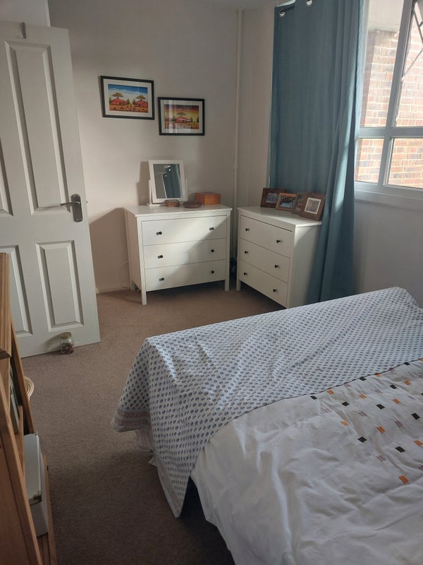 Room Brookfields Avenue in Greater London