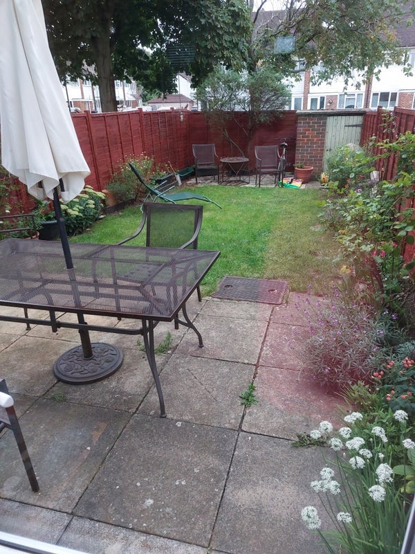 Room Brookfields Avenue in Greater London