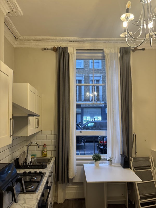 Flat Moreton Street in City of Westminster