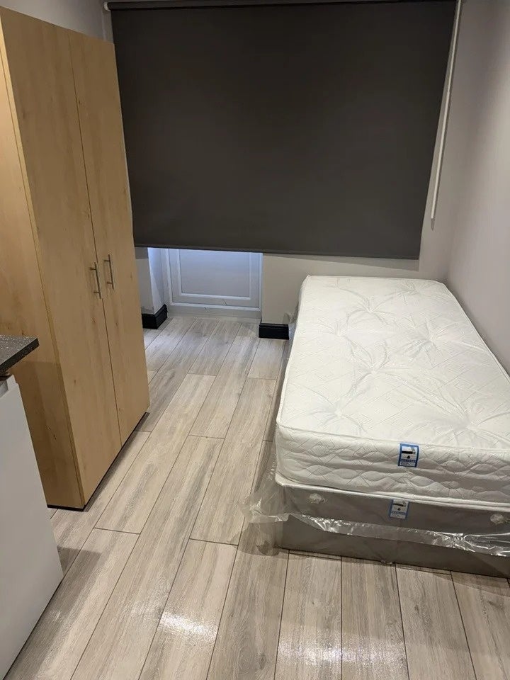 Flat Forbes Avenue in Hertsmere