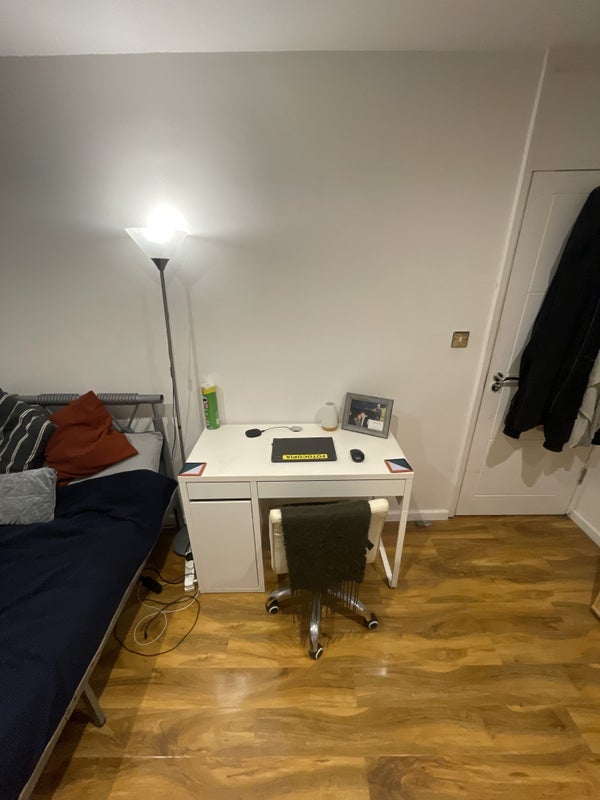 Room Stepney Way in Greater London