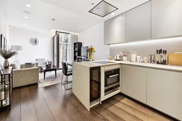 Flat Victoria Street in City of Westminster
