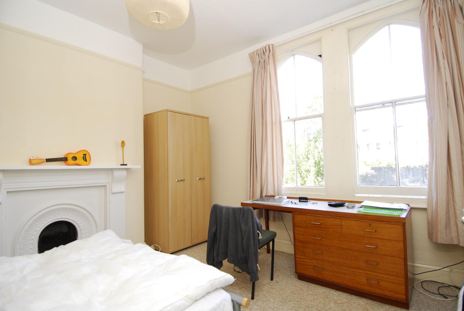 Flat Napier Terrace in Plymouth
