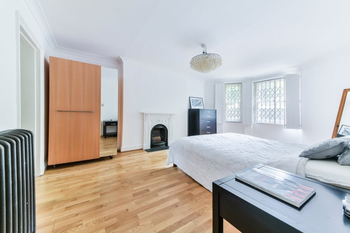 Flat Vanbrugh Park in Greater London