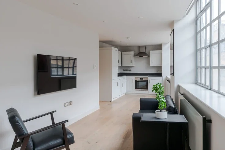 Flat Eyre Street Hill in Greater London