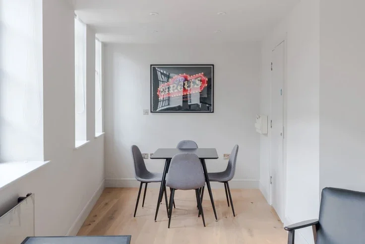 Flat Eyre Street Hill in Greater London