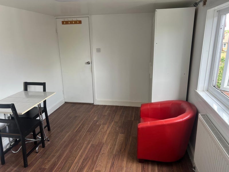 Room Rochdale Road in Greater London