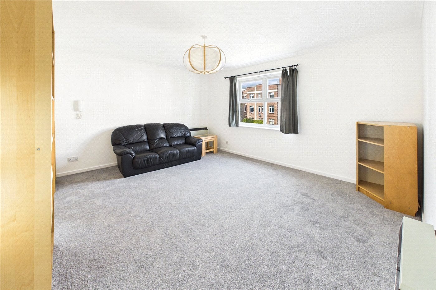 Flat Lewin Road in Greater London