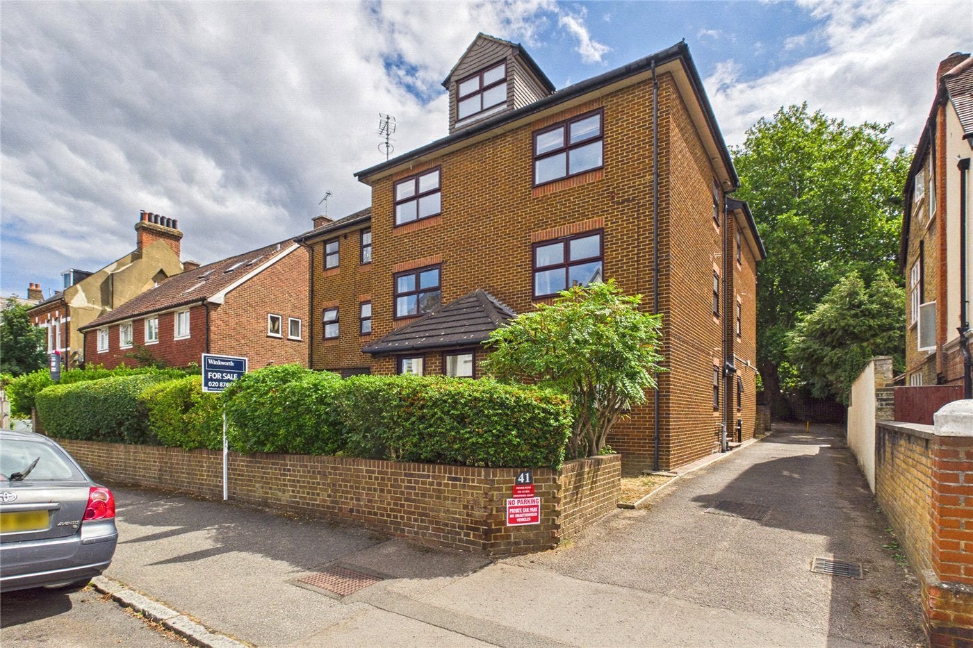 Flat Lewin Road in Greater London
