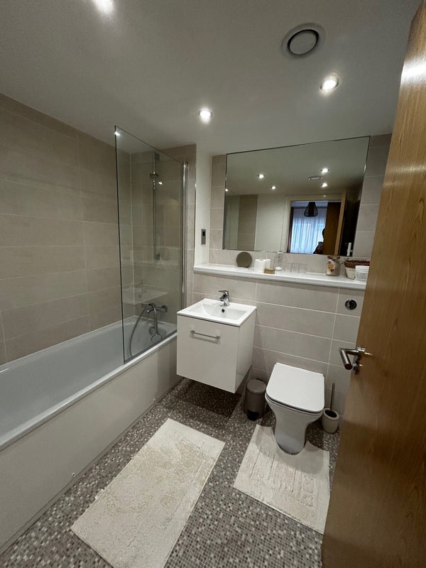 Room Muirhouse Street in Glasgow