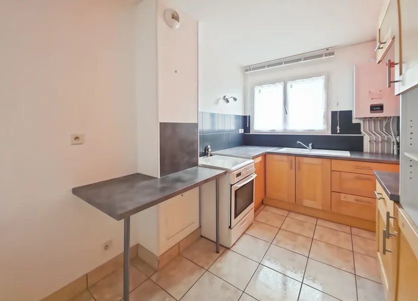Flat Rue des Droits de l'Enfant in Fleury-les-Aubrais