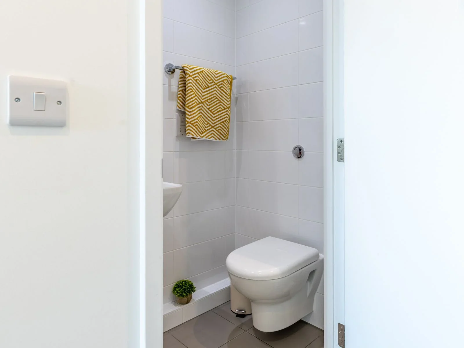 Room Rolls Road in Greater London
