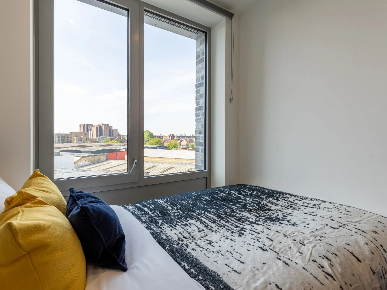 Room Rolls Road in Greater London