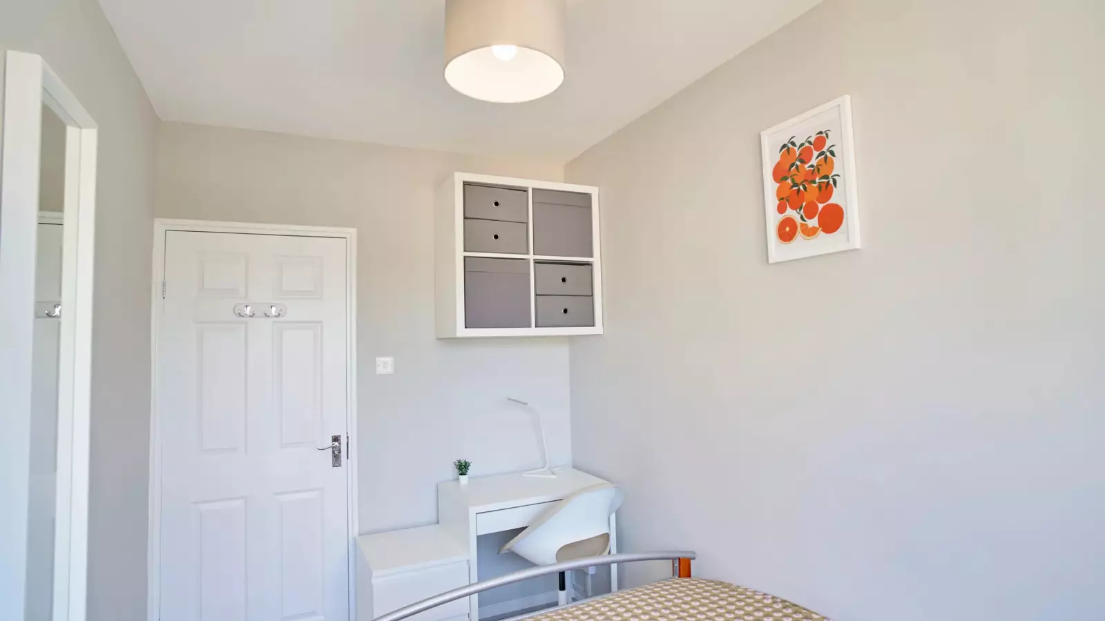 Flat Wendon Street in Greater London