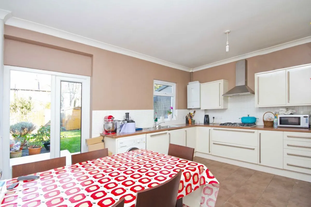 House Hessel Road in Greater London