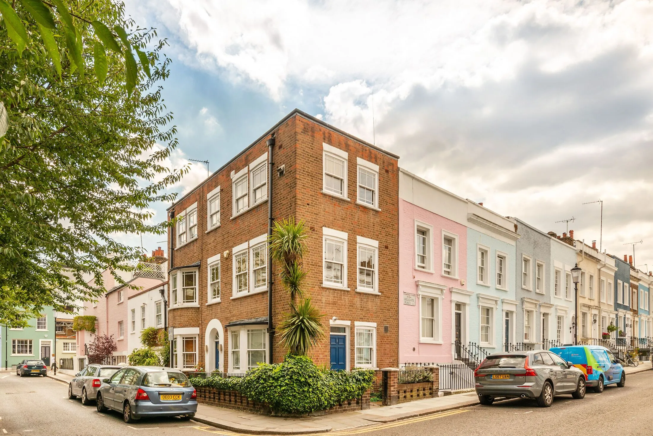 House Kensington Place in Greater London