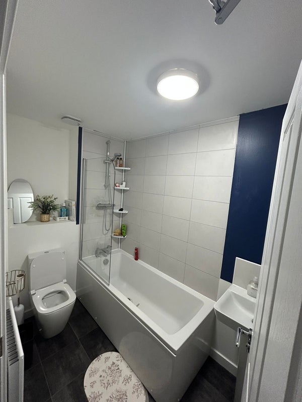 Room Lasswade Road in City of Edinburgh