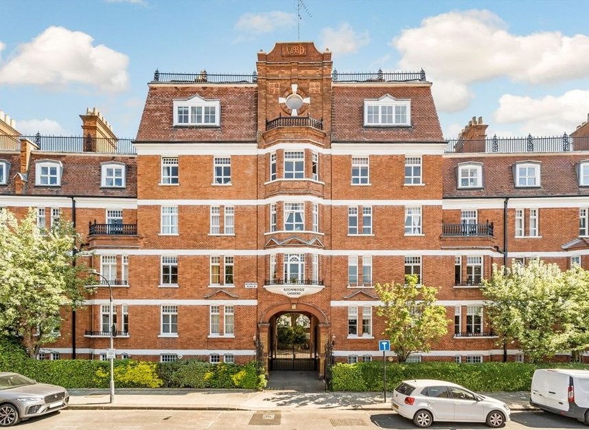 Flat Avonmore Road in Greater London