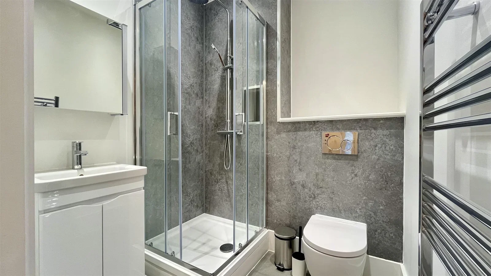 Room Langley Park Road in Greater London