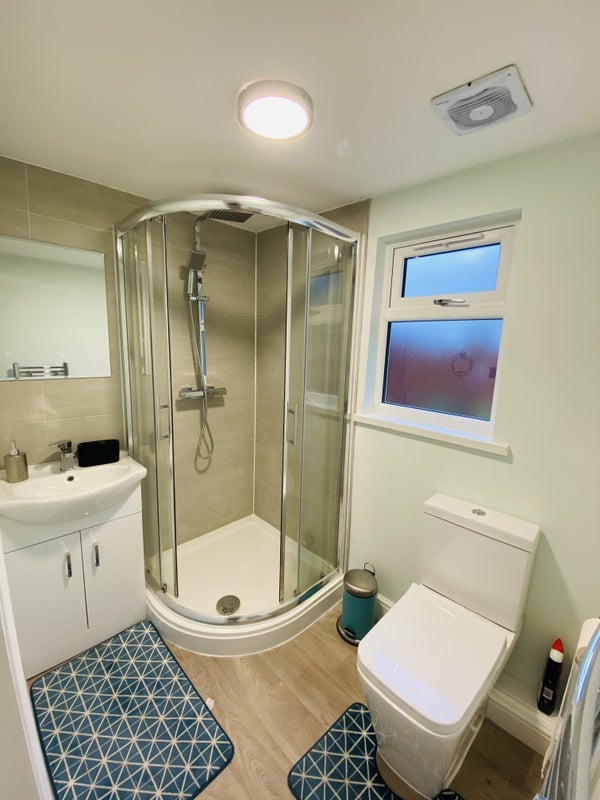 Room Blandford Road South in Slough