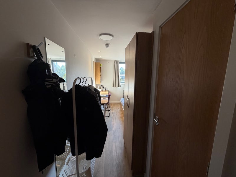 Room Dumbarton Road in Glasgow