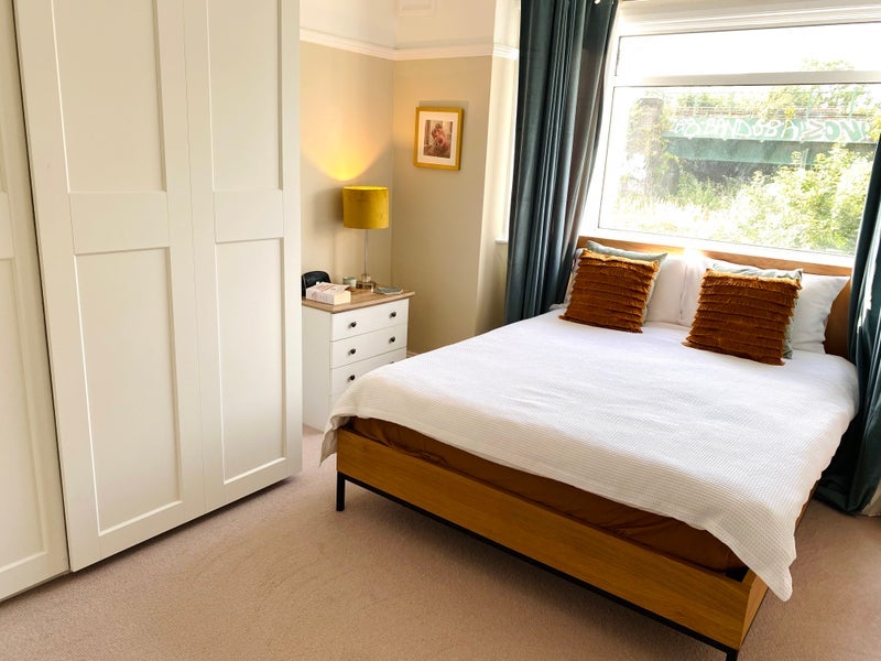 Flat Sherriff Road in Greater London