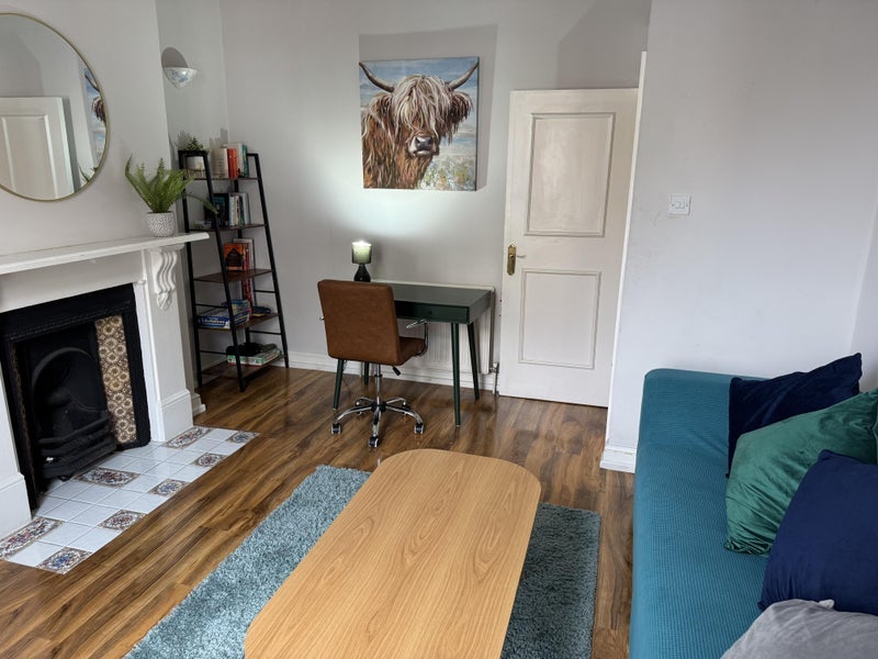 Room Arlesford Road in Greater London