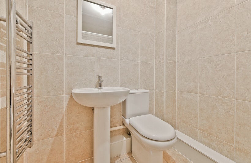 Flat Ambassador Square in Greater London