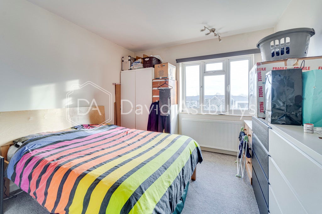 Flat Graywood Court in Greater London