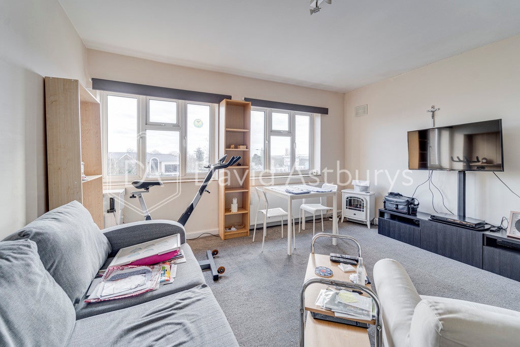 Flat Graywood Court in Greater London