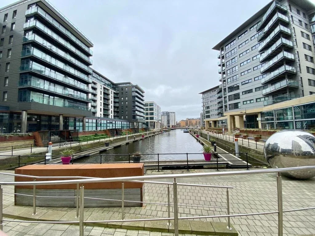 Flat Armouries Drive in Leeds
