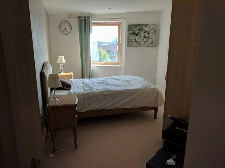 Flat Armouries Drive in Leeds