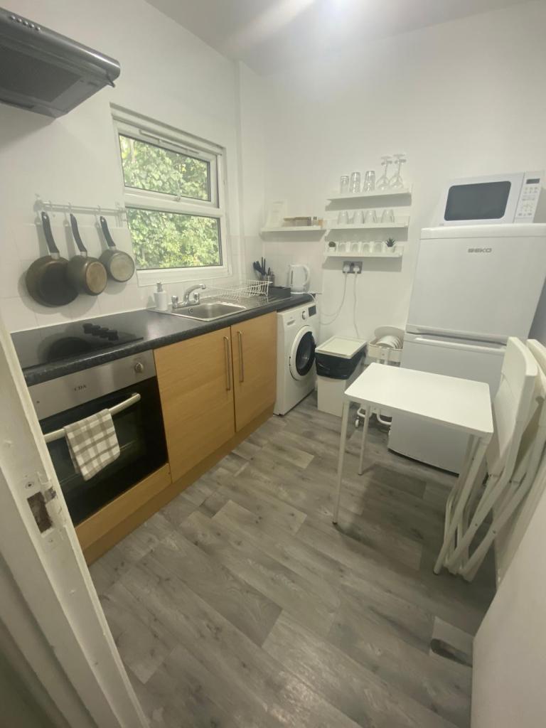 Flat Lindal Crescent in Greater London
