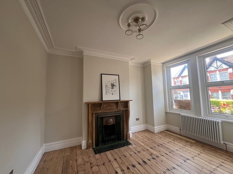 Room Edencourt Road in Greater London