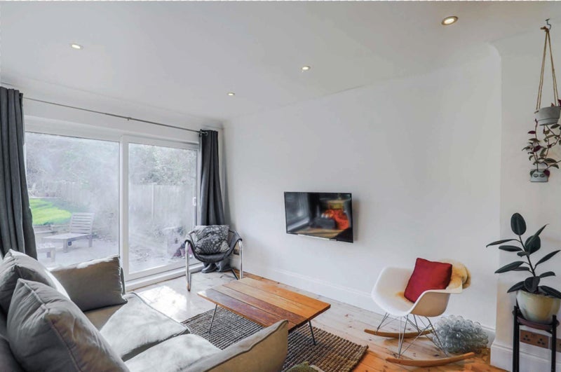 Flat Dunstan's Road in Greater London