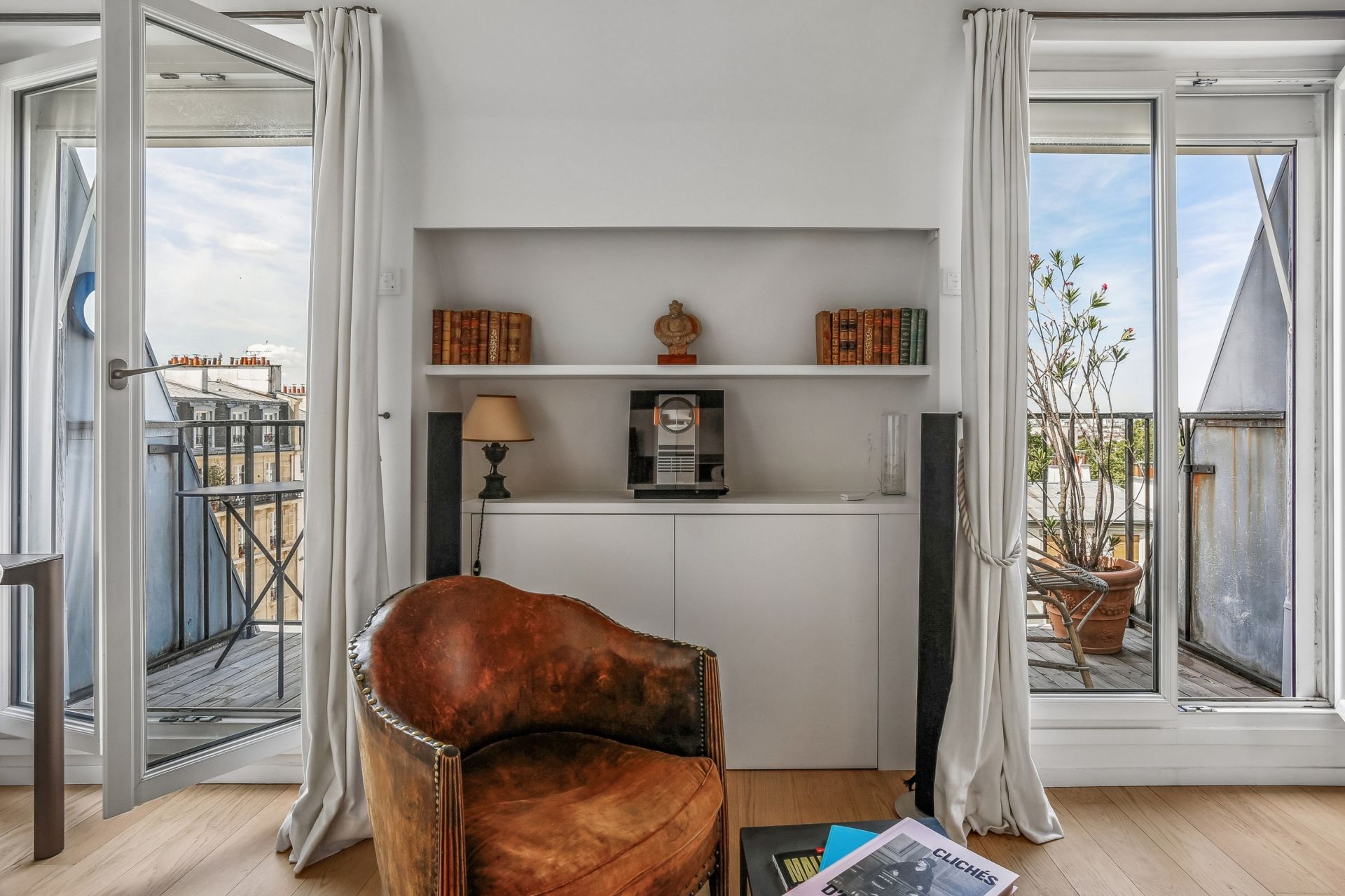 Flat Avenue Parmentier in Paris