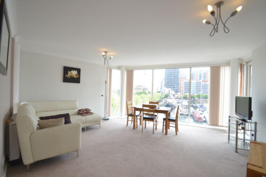 Flat Boardwalk Place in Greater London