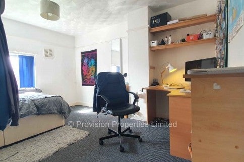Flat Hessle Avenue in Leeds