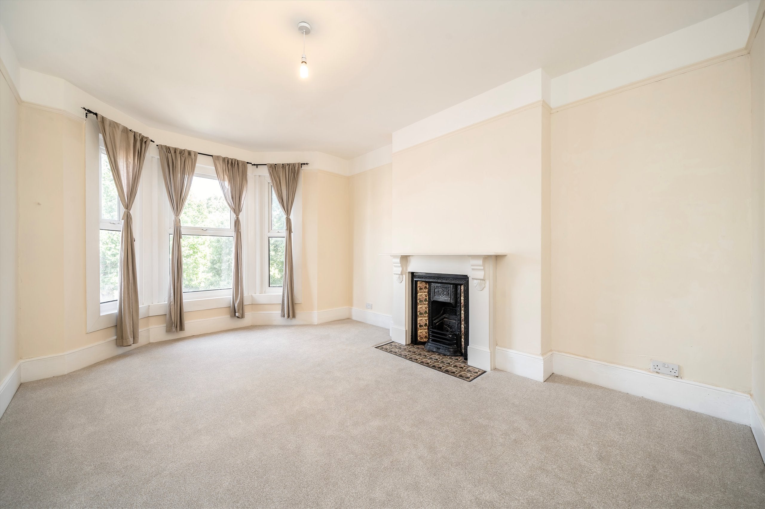Flat Shepherds Bush Road in Greater London