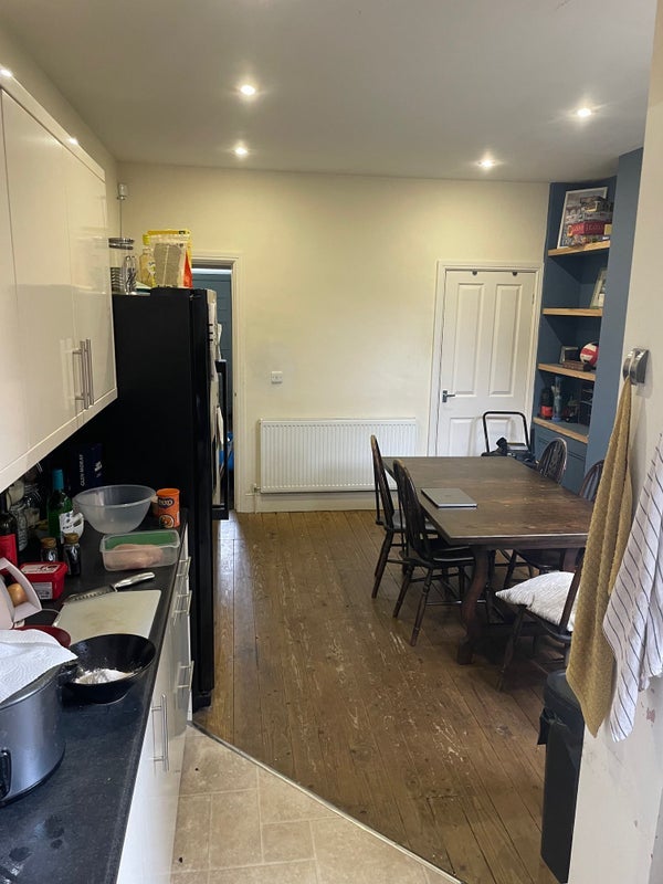 Room Langsett Road in Sheffield