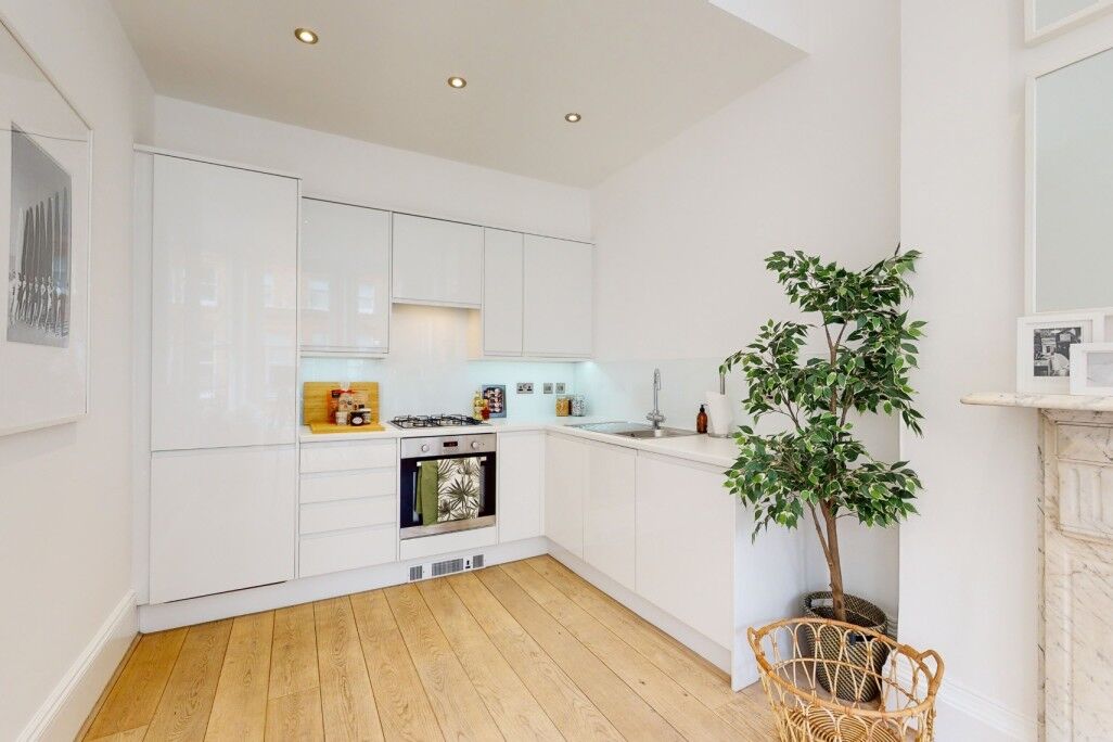 Flat Nottingham Place in City of Westminster