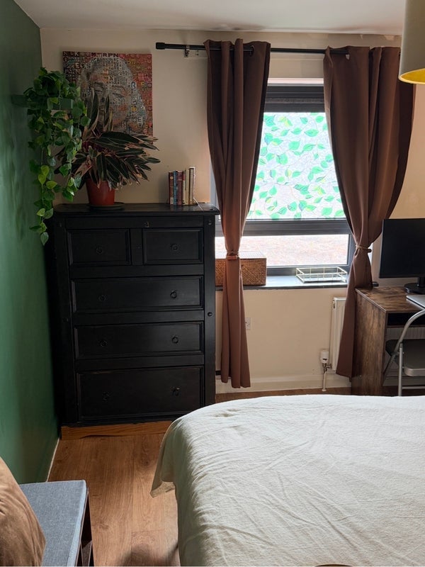 Room Warple Way in Greater London